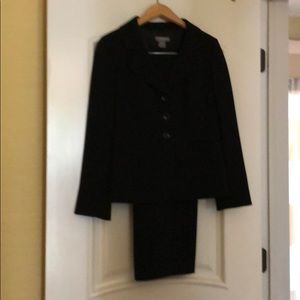 ‼️SOLD‼️ NWOT Black Women’s Suit
